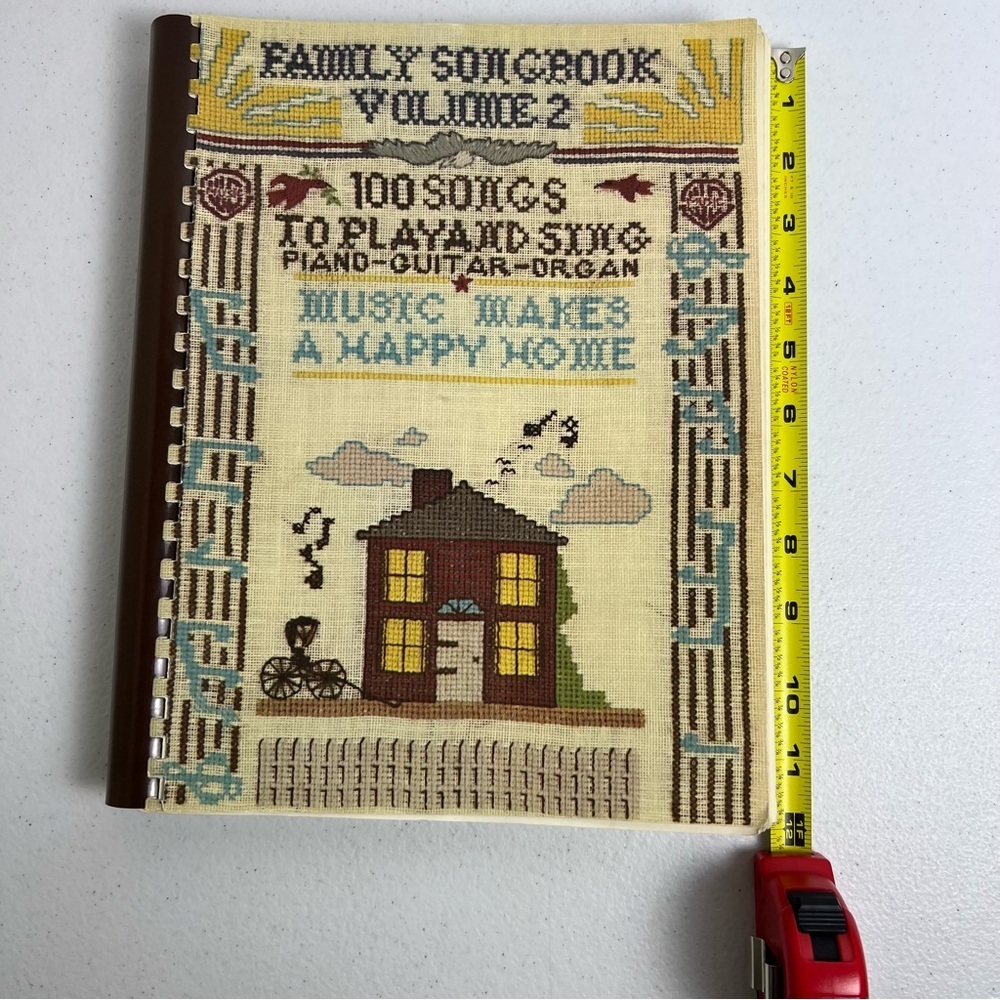 Family Songbook Vol 2 VTG 100 Songs To Play and Sing Piano Guitar Organ Music - Picture 11 of 11